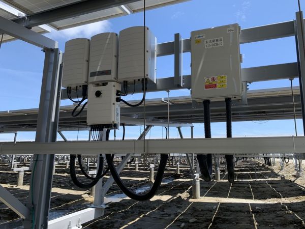 2-SolarEdge 77 MW 台湾大規模太陽光発電 - Ruiqifeng ソーラー インバータ ヒートシンク ソリューション